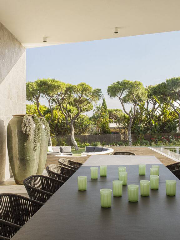 SAV green summer villa interior design arqchitecture project luxury comfort sophistication materials textures monochromatic contemporary art colours 