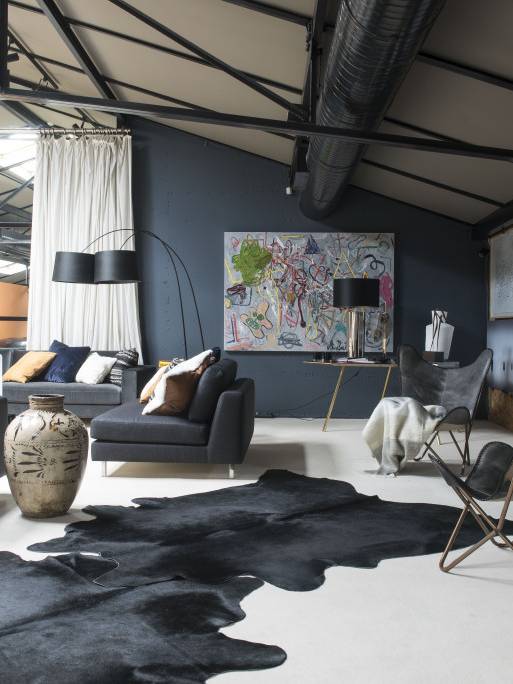 SAV autumn palette showroom interior design architecture project luxury rustic industrial anthracite dark orange midnight blue matte gold symbioses 