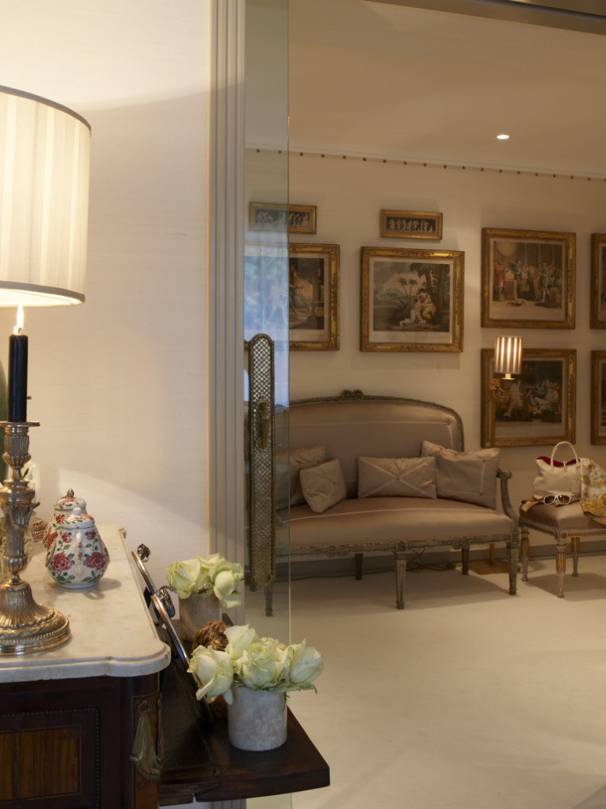 SAV chic parisien apartment interior design arqchitecture project luxury modern   decor classic collectible antiques