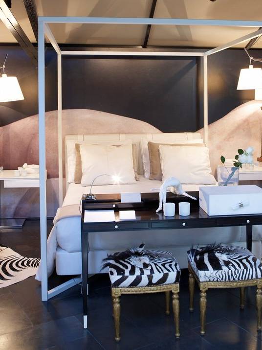 SAV lifestyle hotel showroom interior design architecture project luxury unique modern simplicity minimalist pieces blanck white