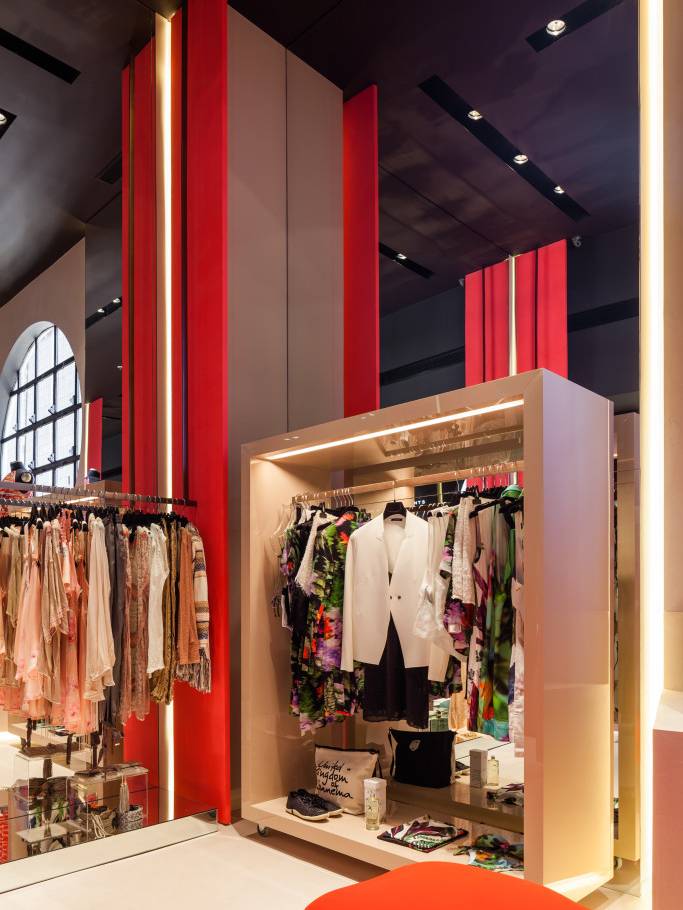 Nude Fashion Store SAV Interior