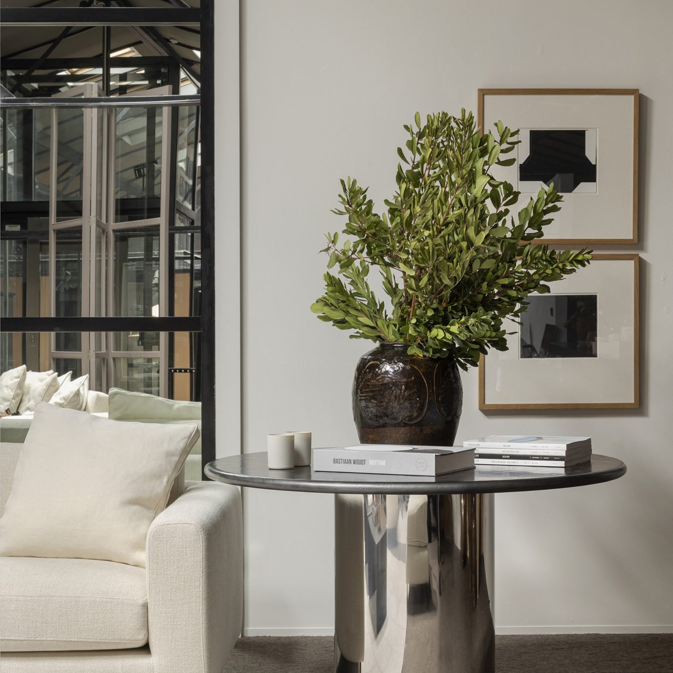 SAV pitch black interior design architecture product furniture luxury modern sophisticated elegant decor mix&match fiber stainless steel dining area